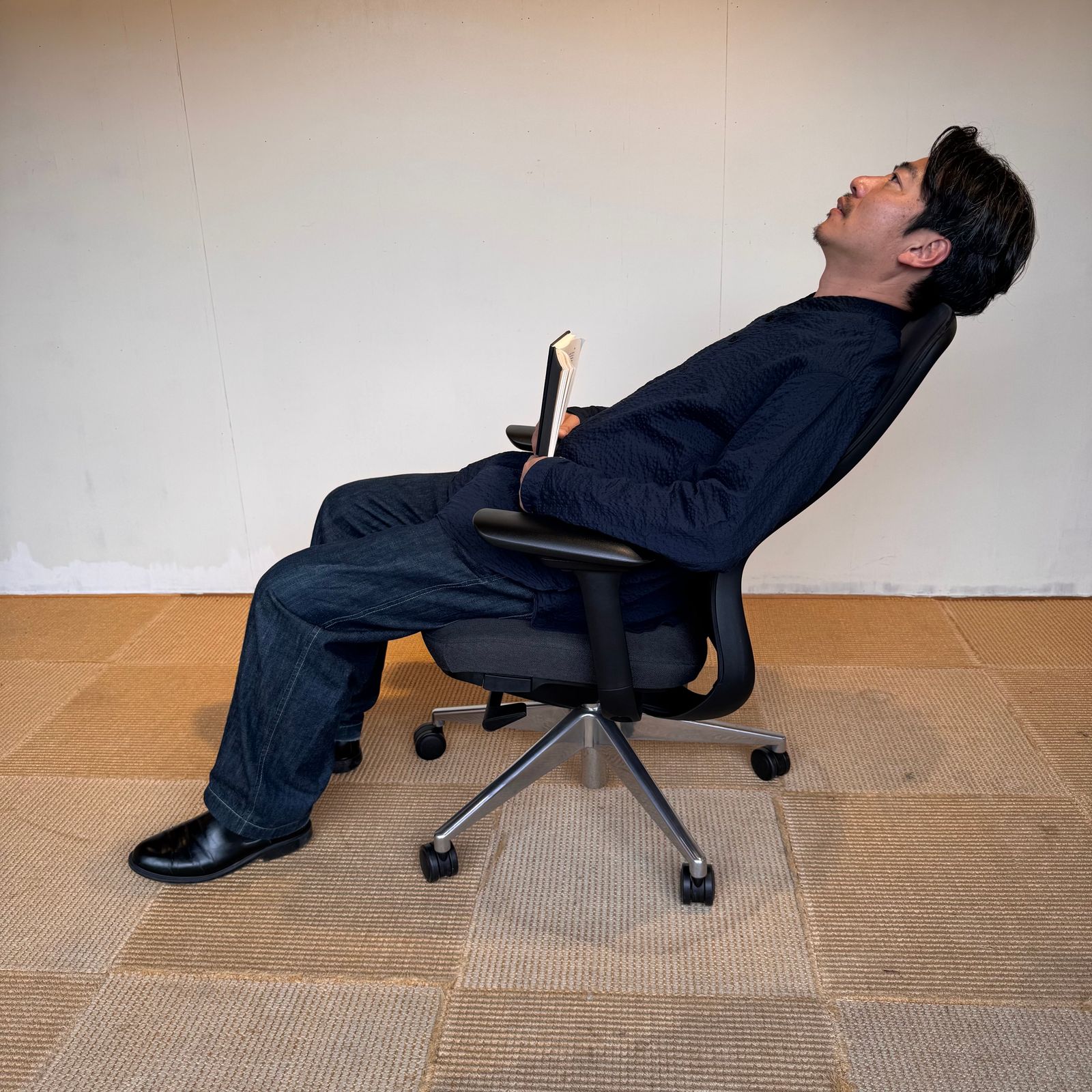 season57-1 / オフィスチェアAIR A-03E (ブラック)