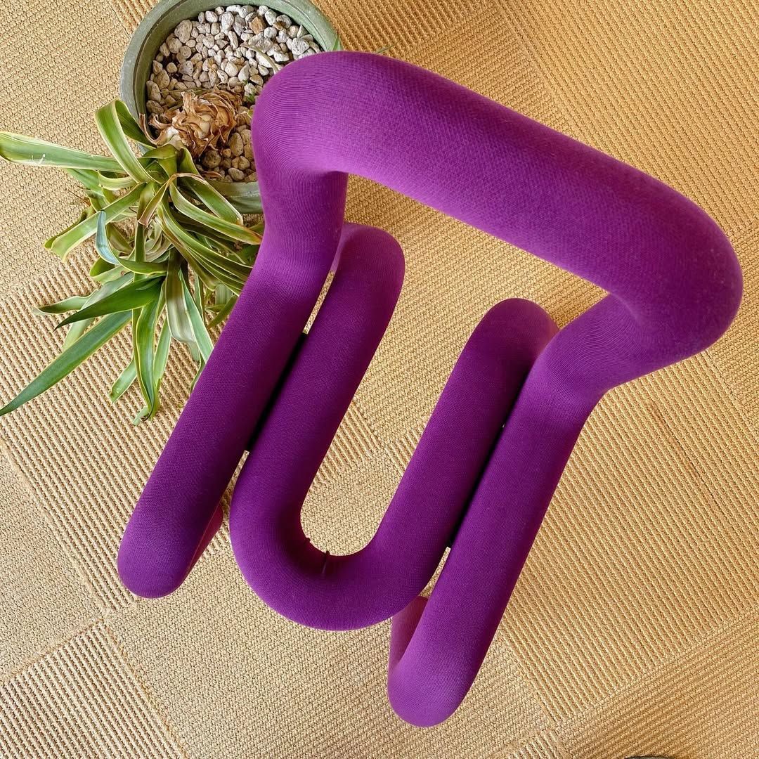 season30-1 / Mustache Chair / purple