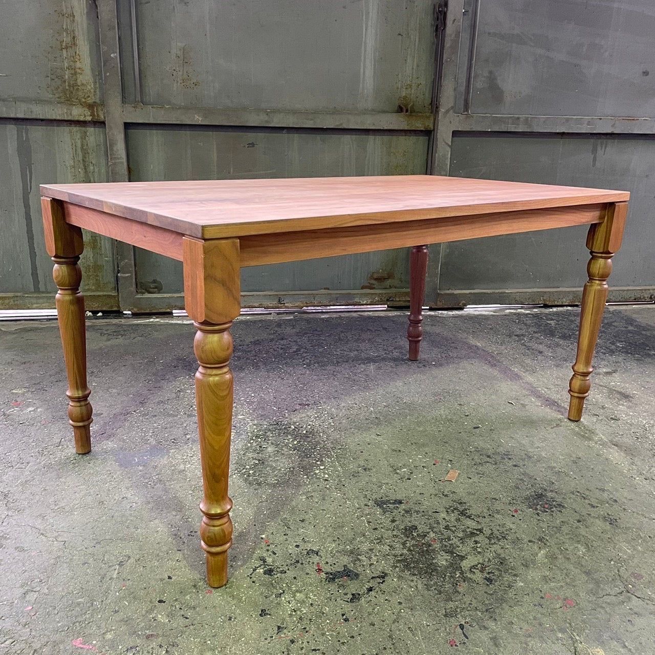 [ OUTLET ] Leaves Dining Table