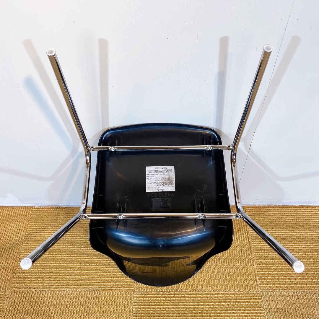 season17-1 / Stacking Chair