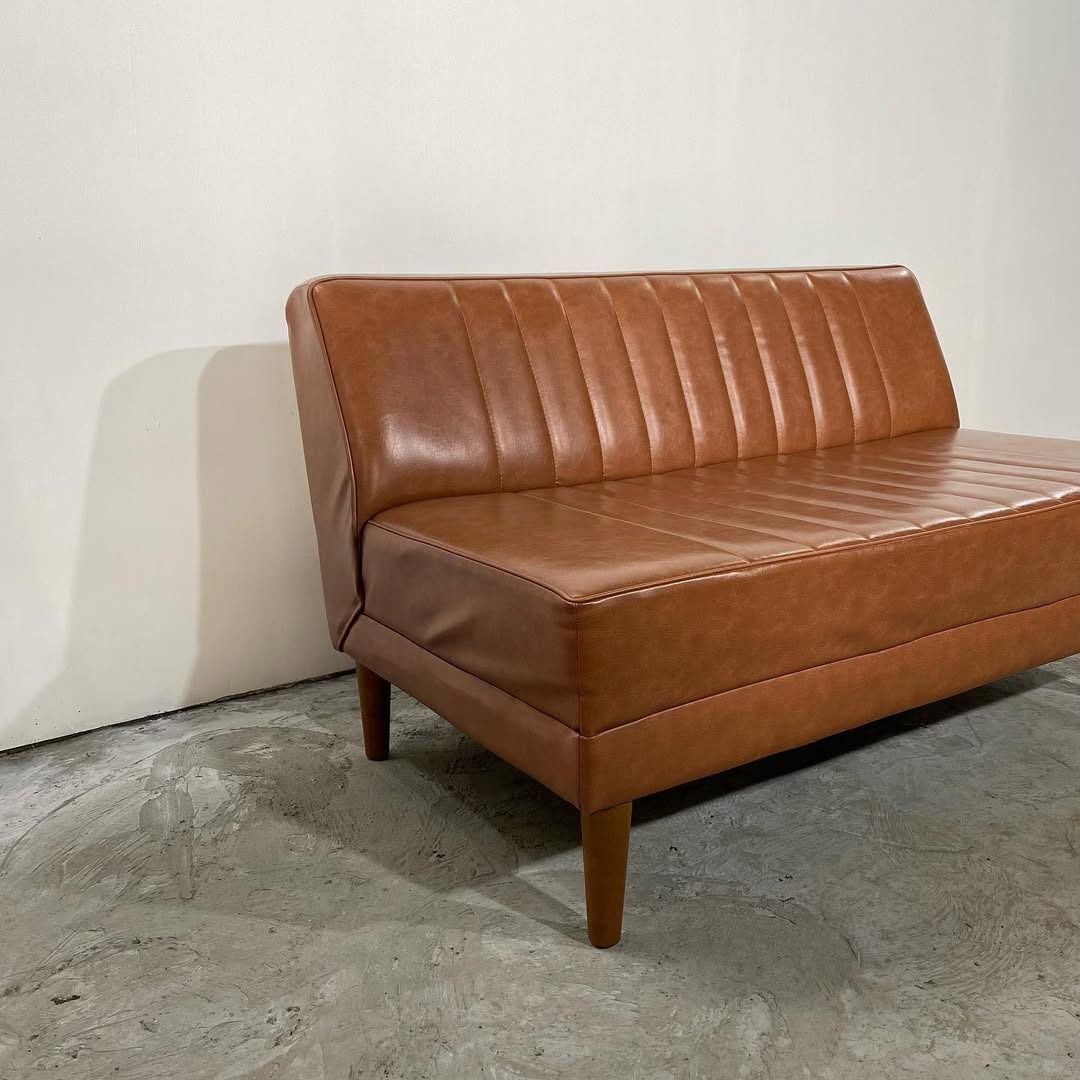 season3-4 / center sofa