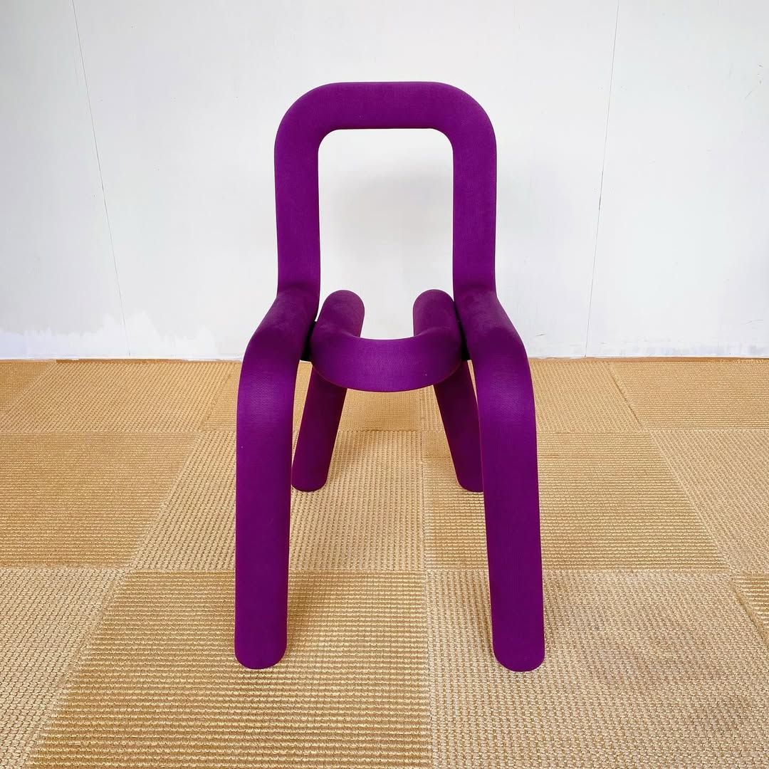 season30-1 / Mustache Chair / purple