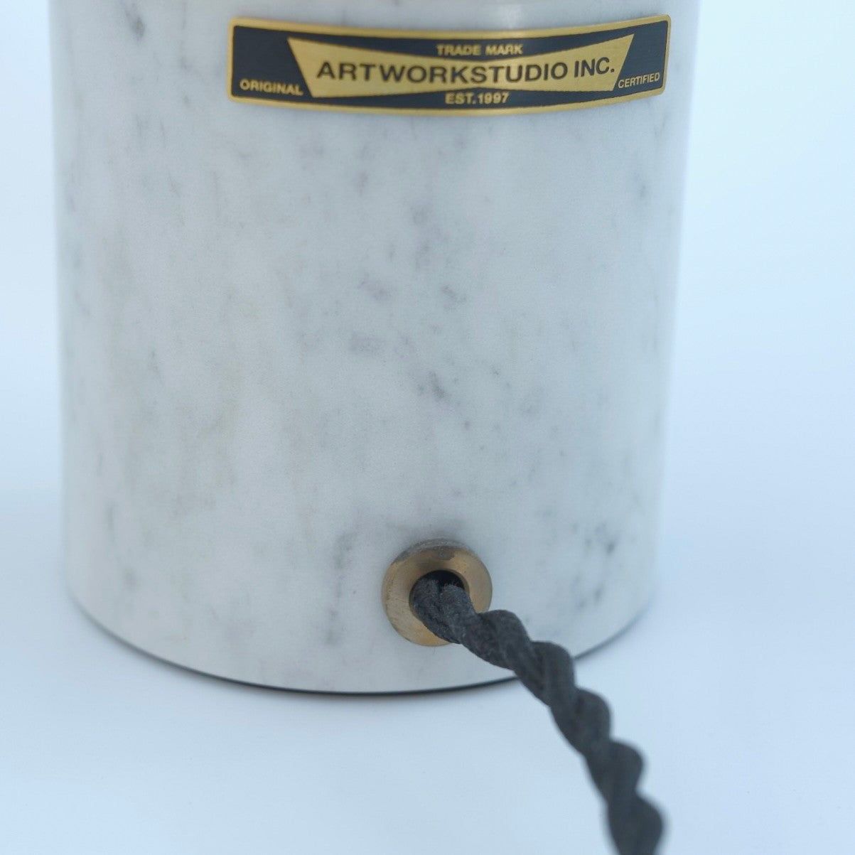Groove table lamp