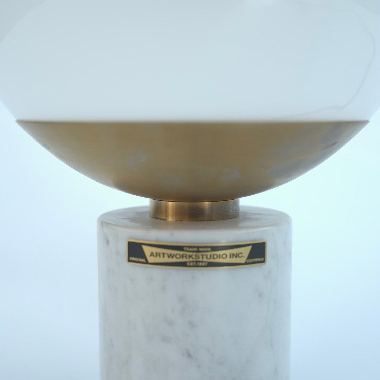 Groove table lamp