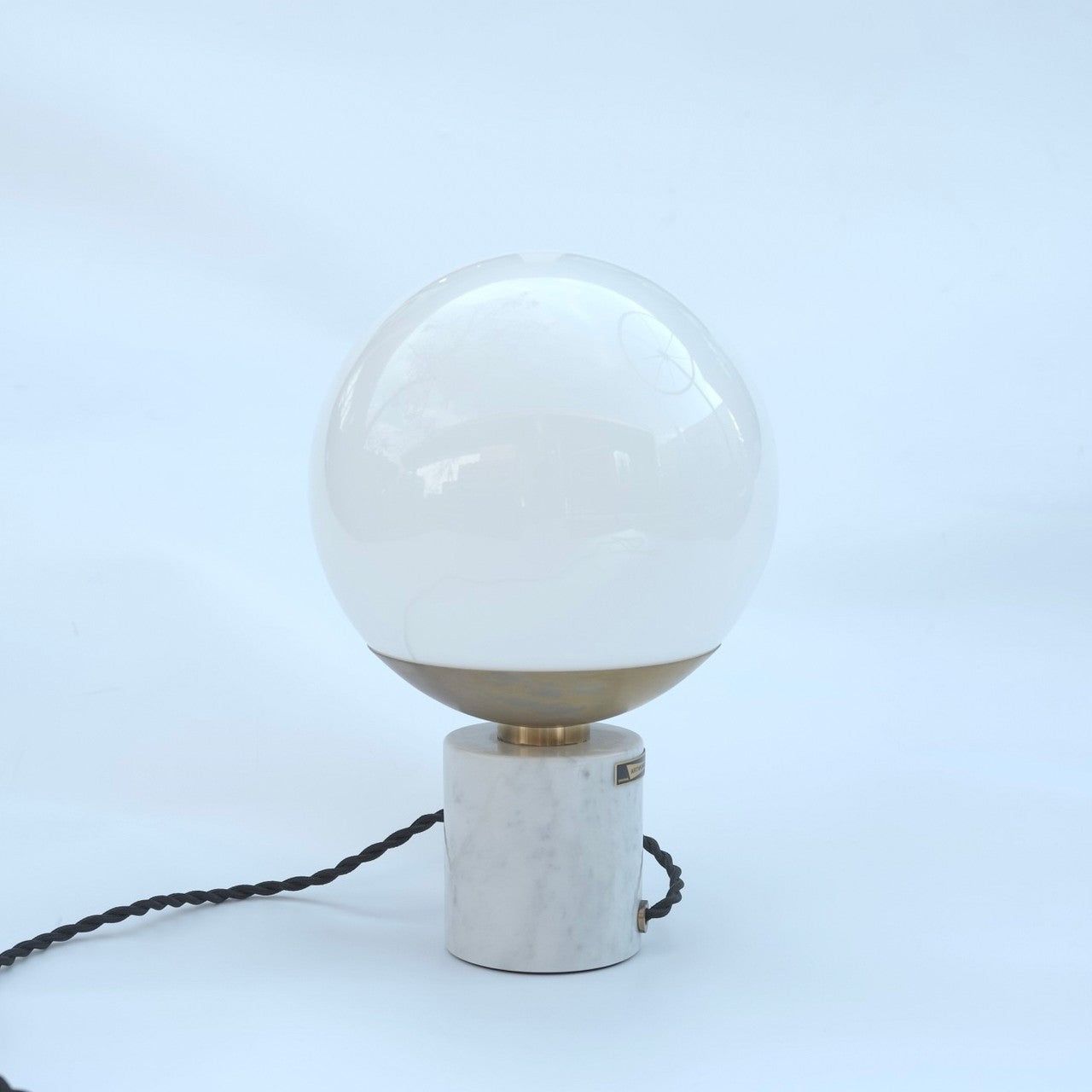 Groove table lamp