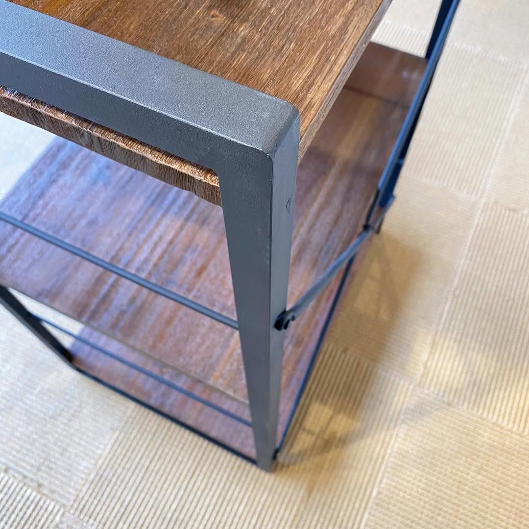 season30-4 / Iron Shelf