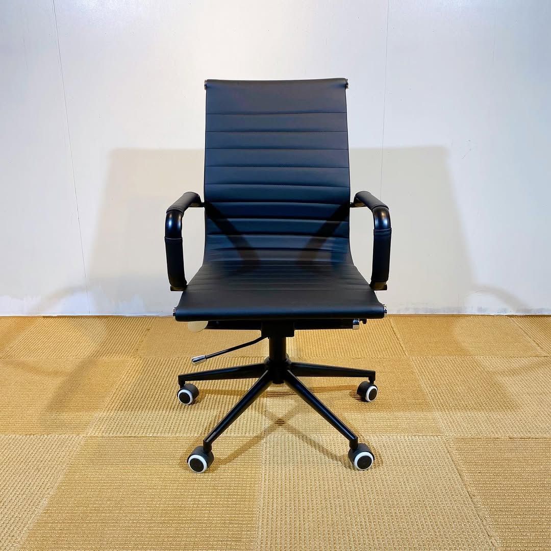 season12-2 / Desk Chair