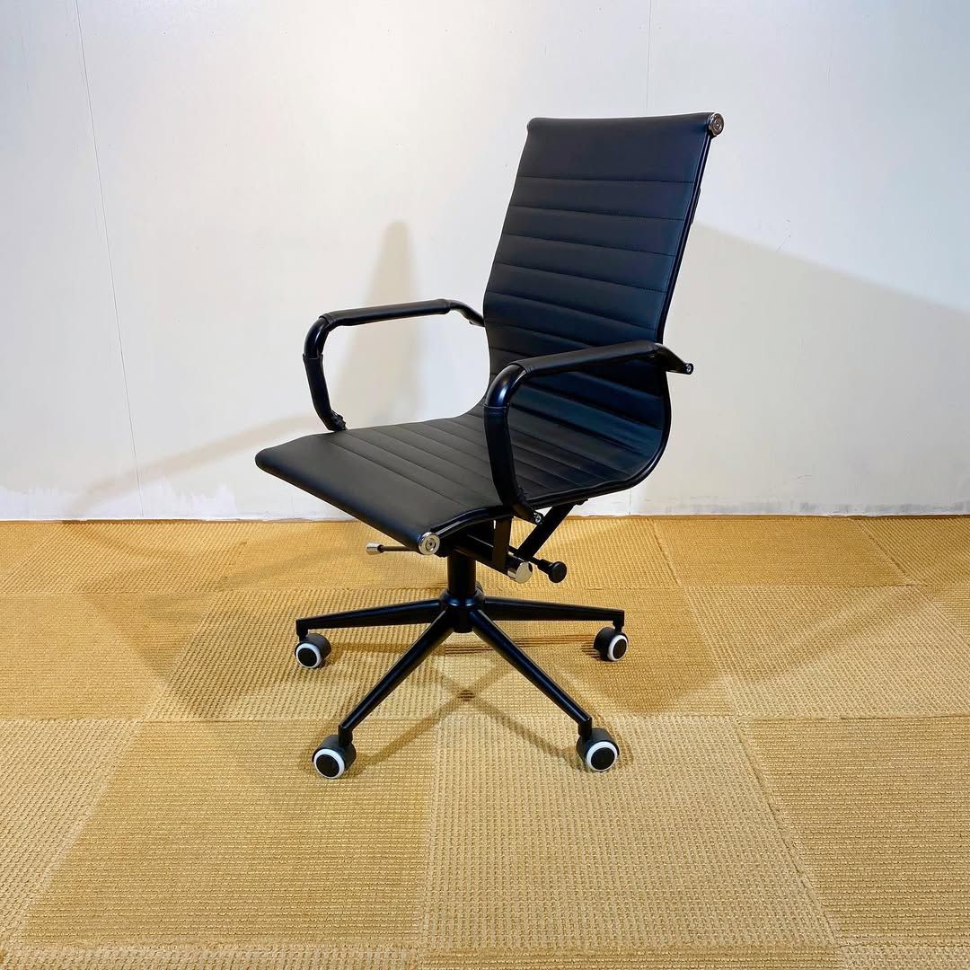 season12-2 / Desk Chair