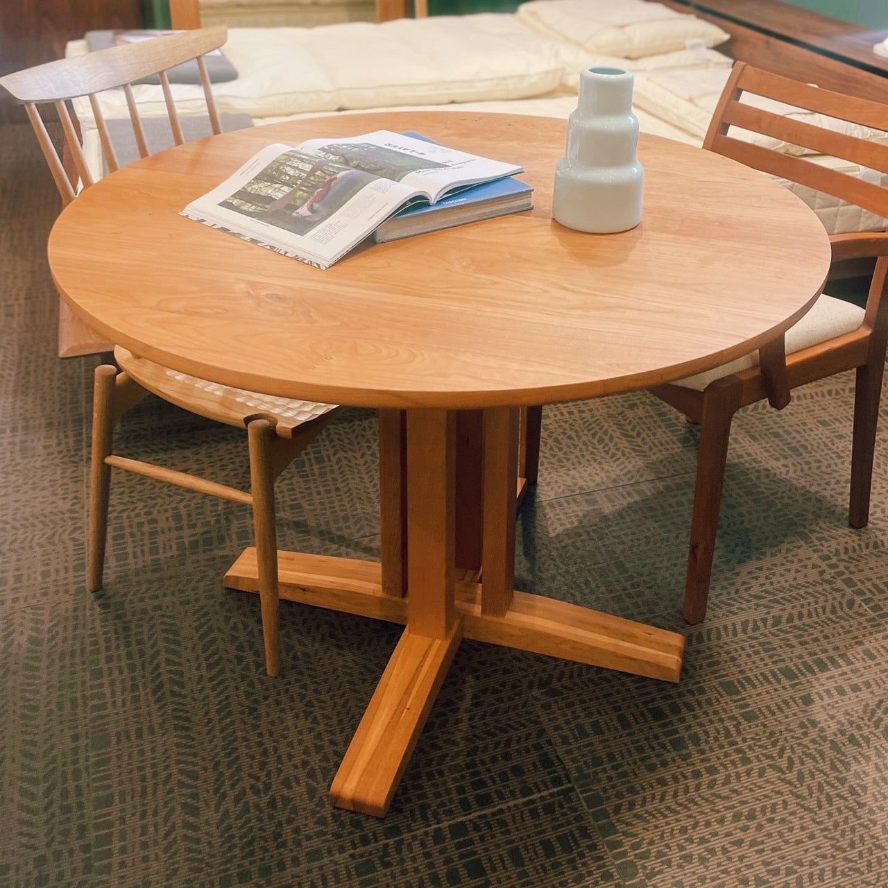 Kamille Dining Table