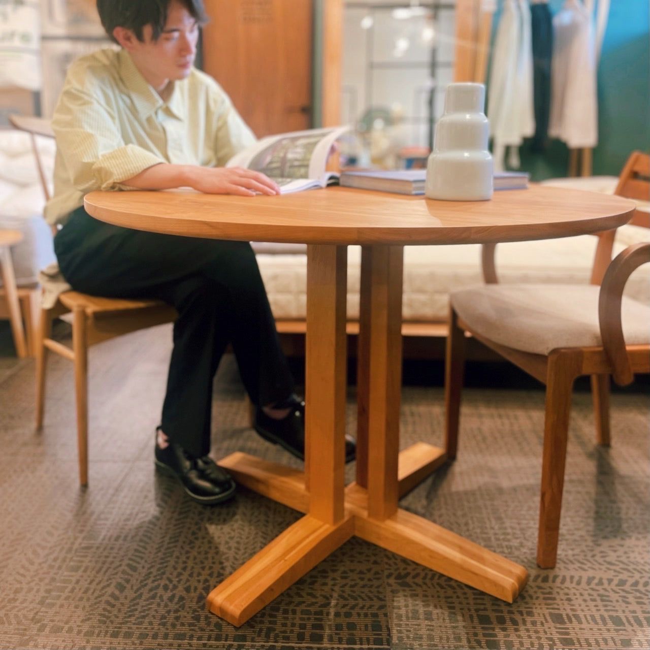 Kamille Dining Table