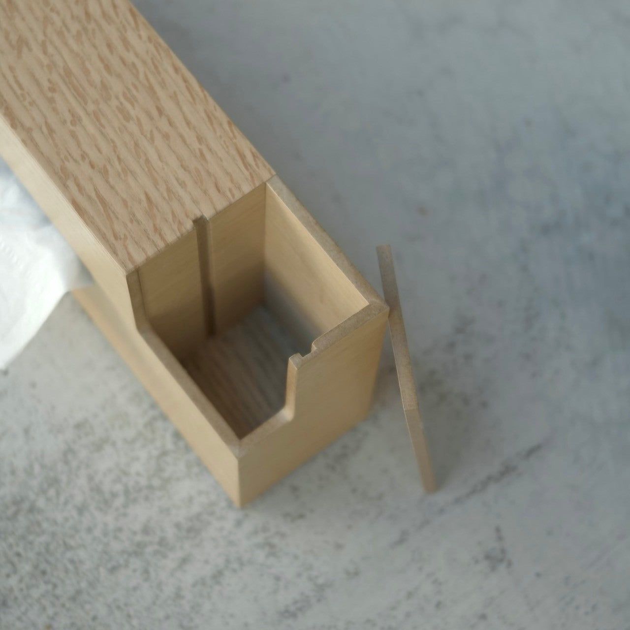 WOOD TISSUE CASE