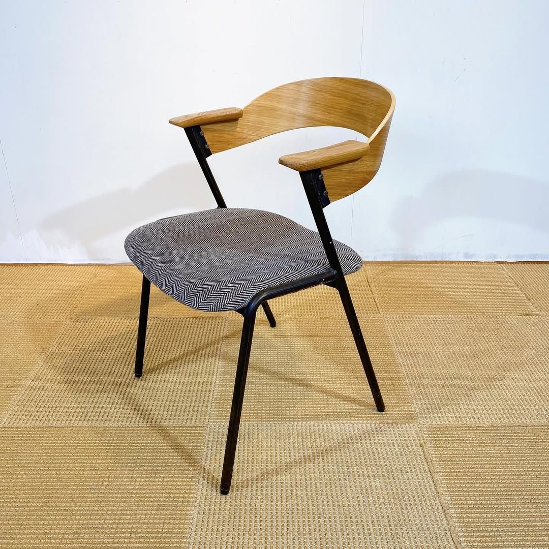 season29-3 / Chair