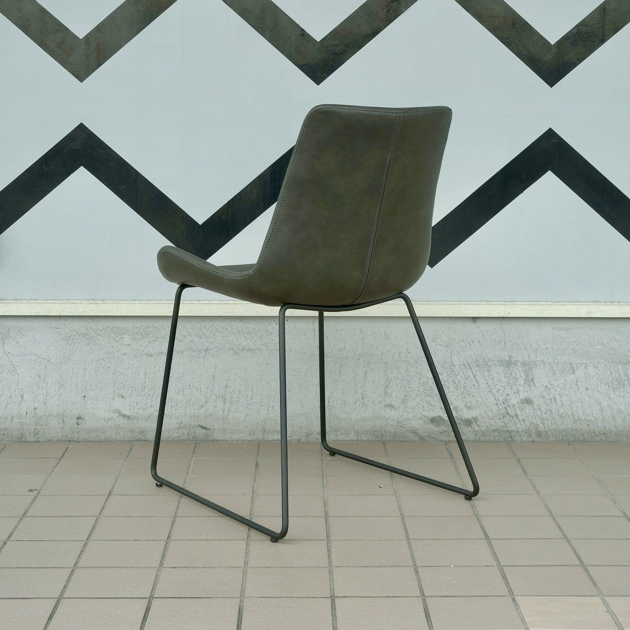 PUNISH wing chair