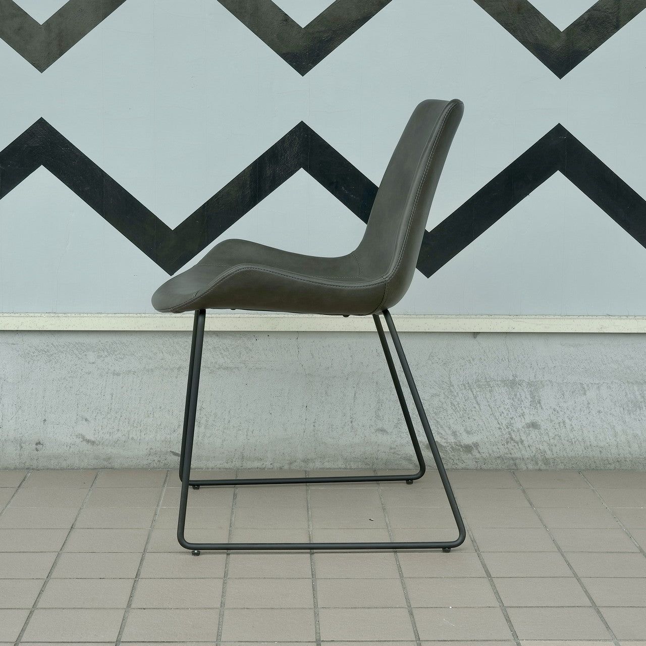 PUNISH wing chair