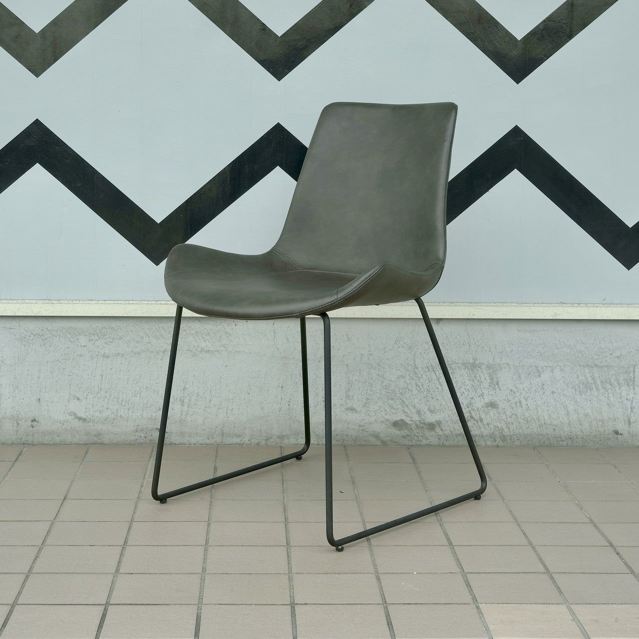 PUNISH wing chair