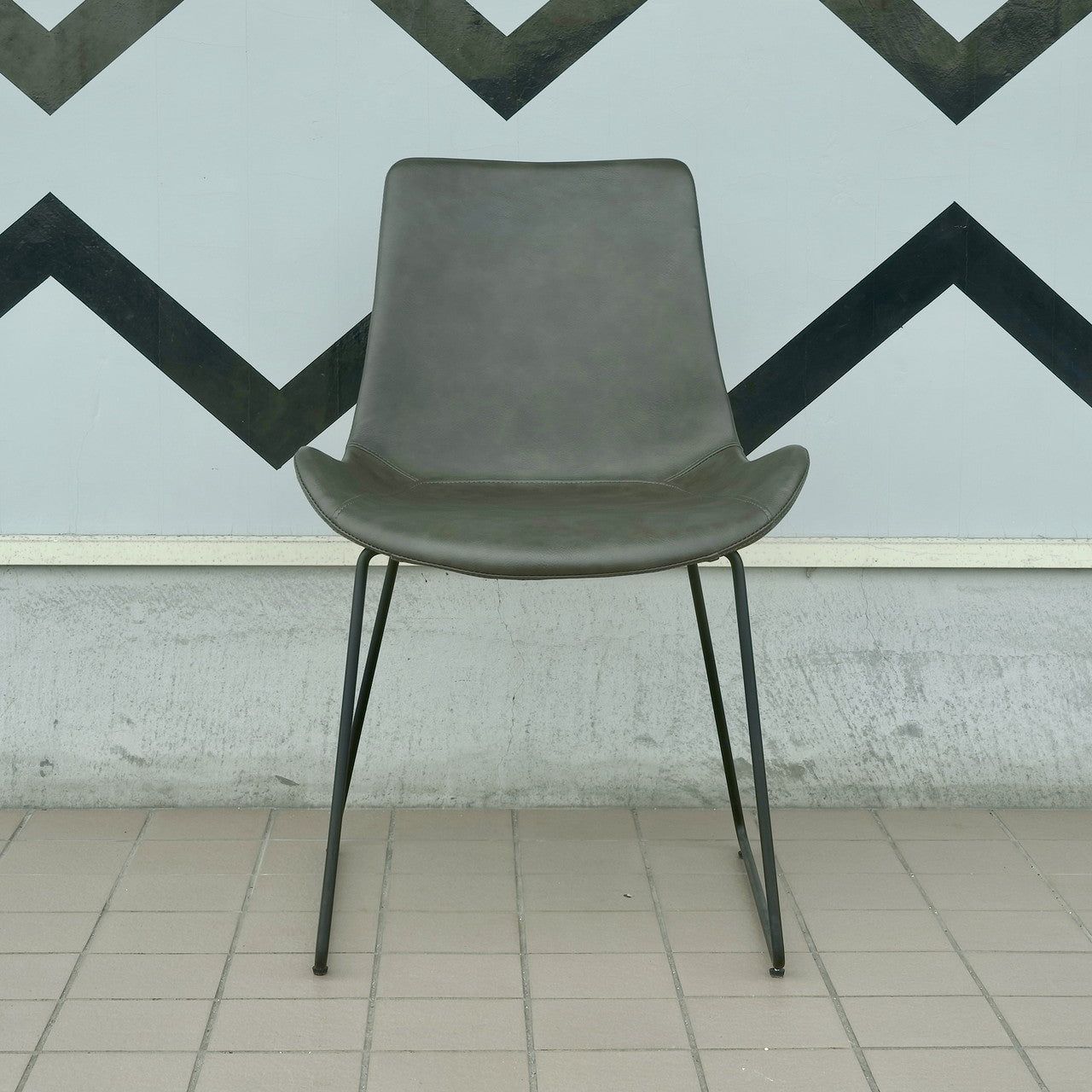 PUNISH wing chair