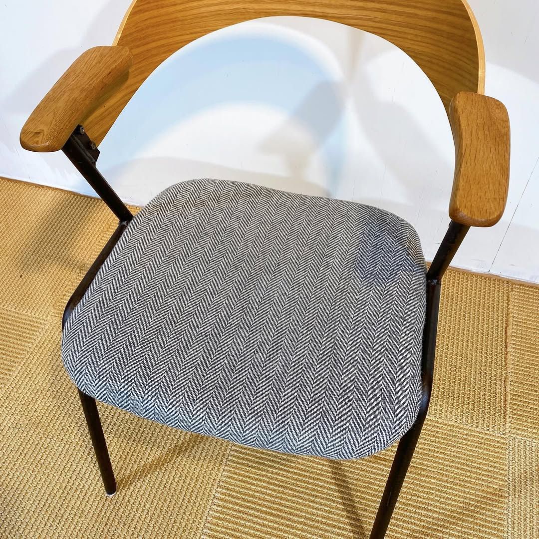 season29-4 / Chair