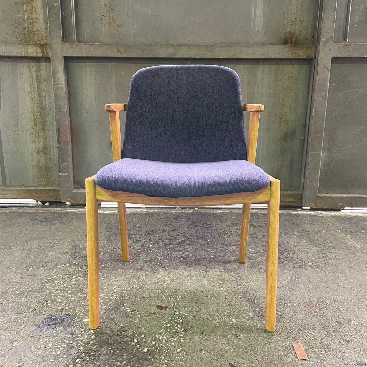 [ OUTLET ] Laku Semi Arm Chair