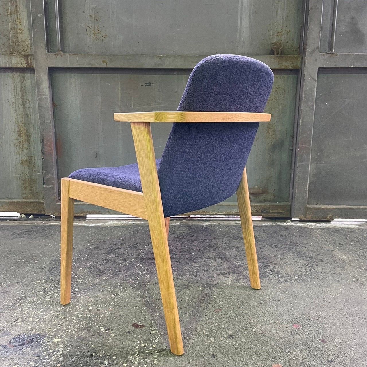[ OUTLET ] Laku Semi Arm Chair