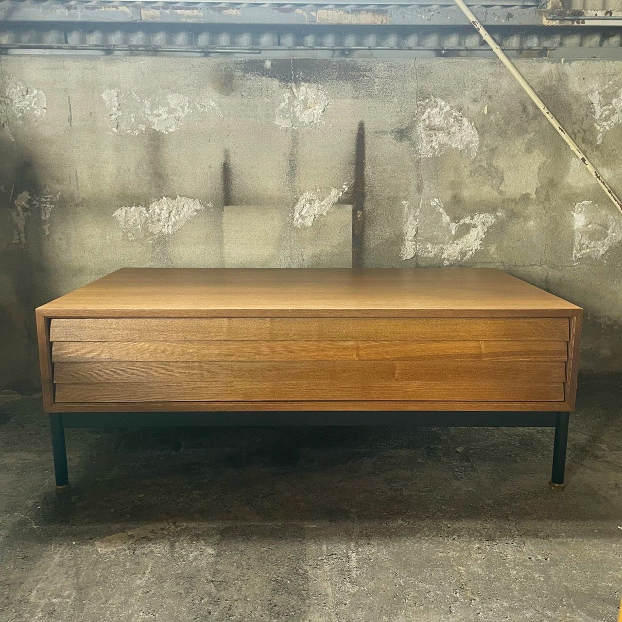 [ OUTLET ] FIN COFFEE TABLE