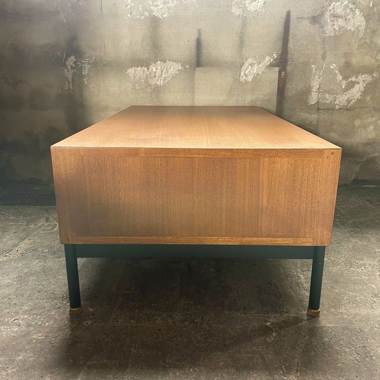 [ OUTLET ] FIN COFFEE TABLE