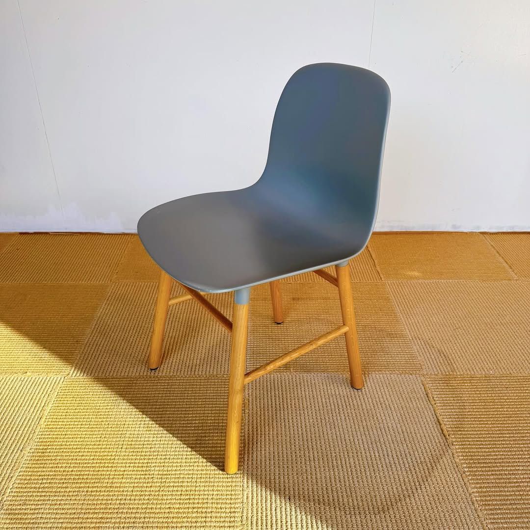 season45-5 / デザイナーズチェア Form Chair（Normann Copenhagen）