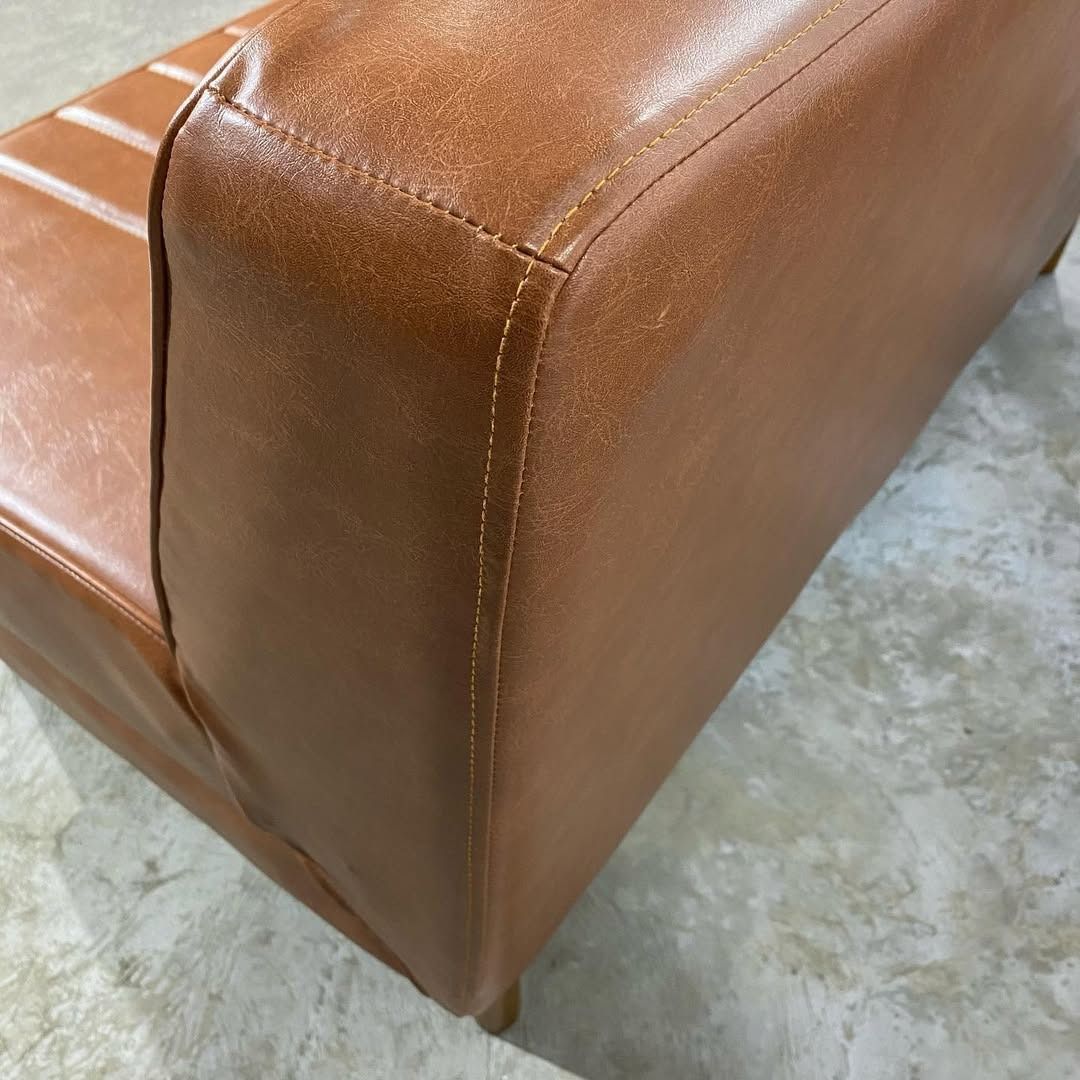 season3-6 / center sofa