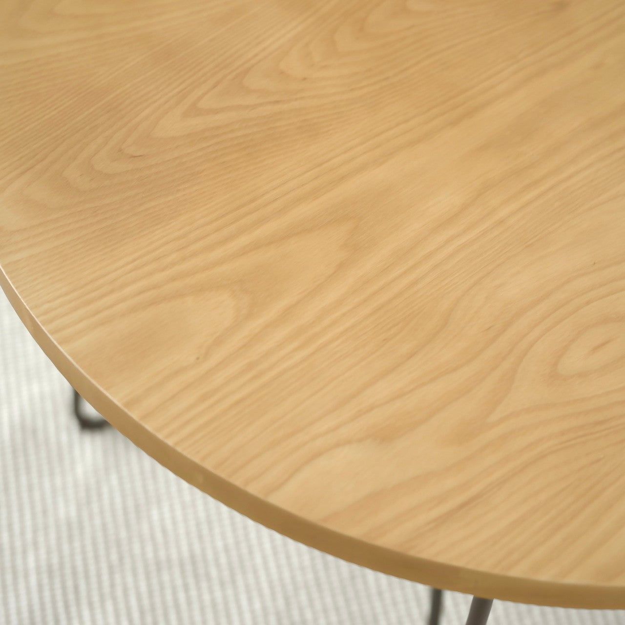 TH Ash table