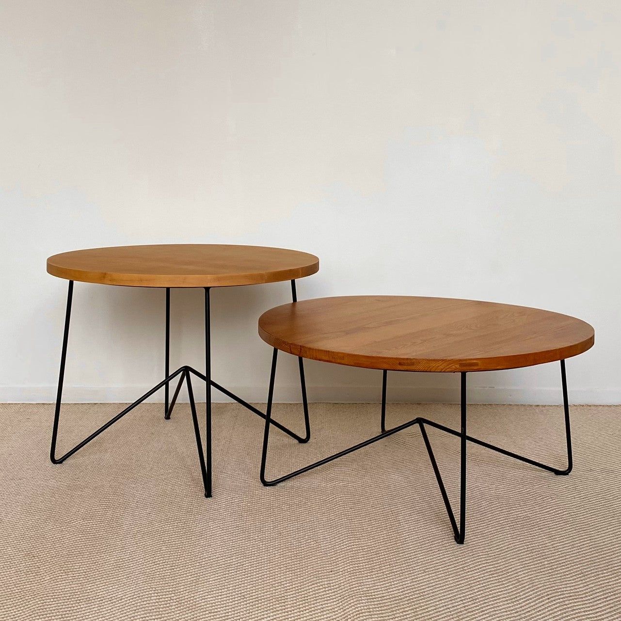 TH Ash table