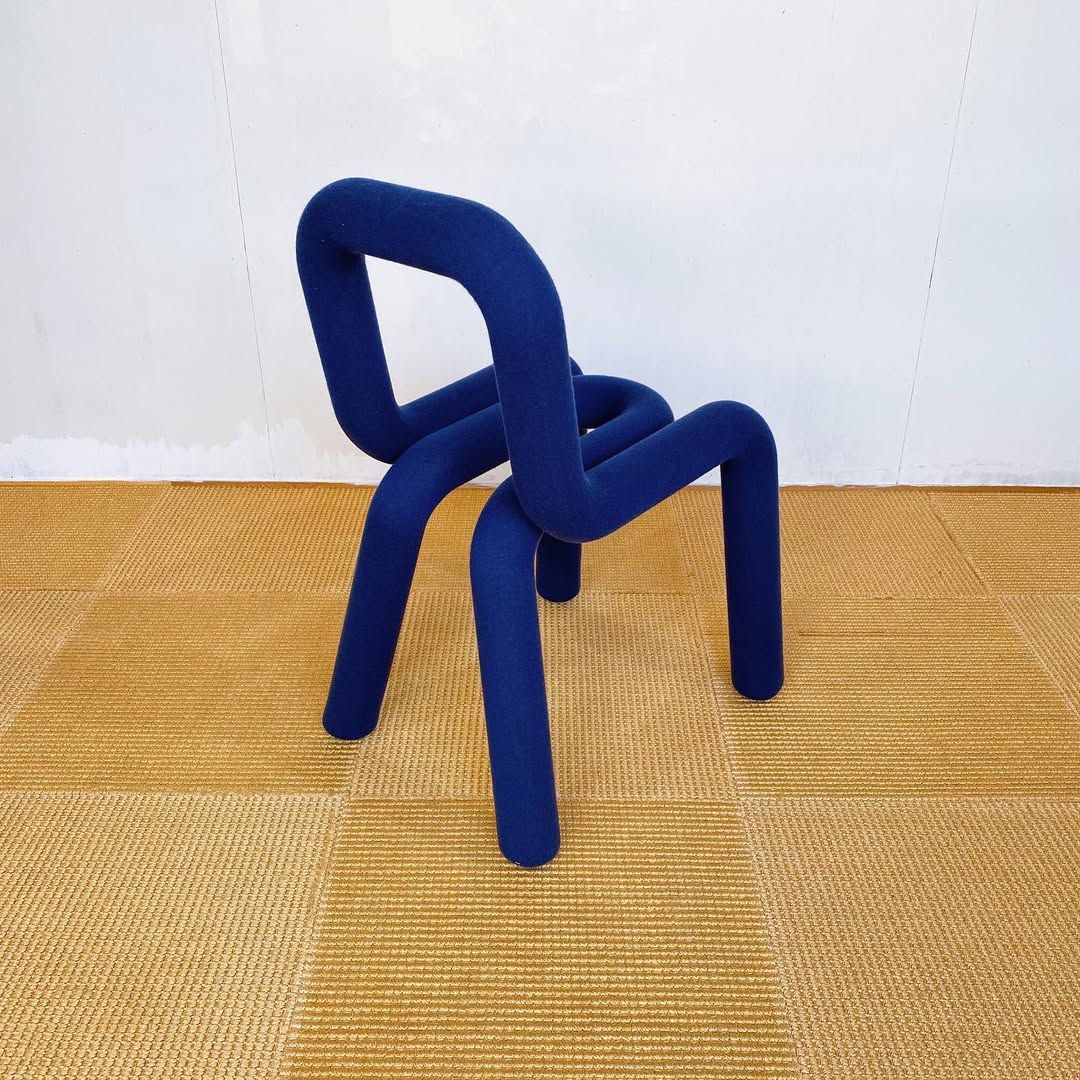season10-3 / Mustache Chair (BL)