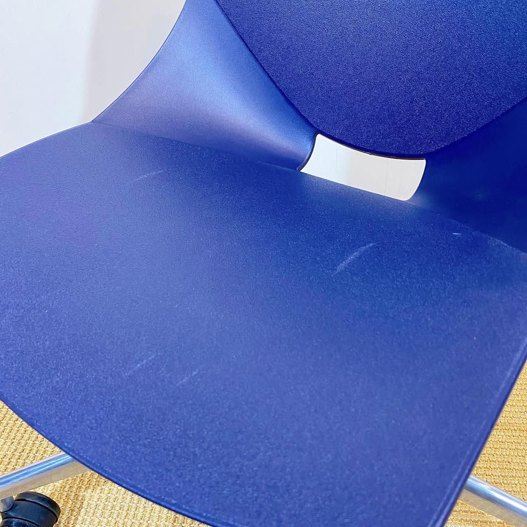 season14-3 / Koska Swivel X Chair