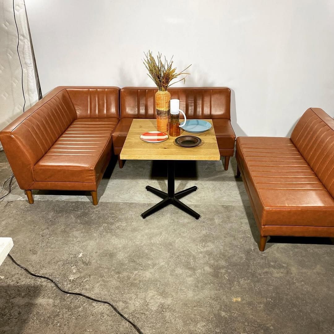 season3-6 / center sofa