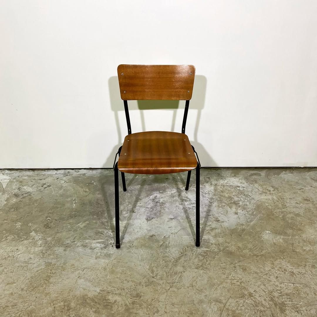 season5-2 / school chair