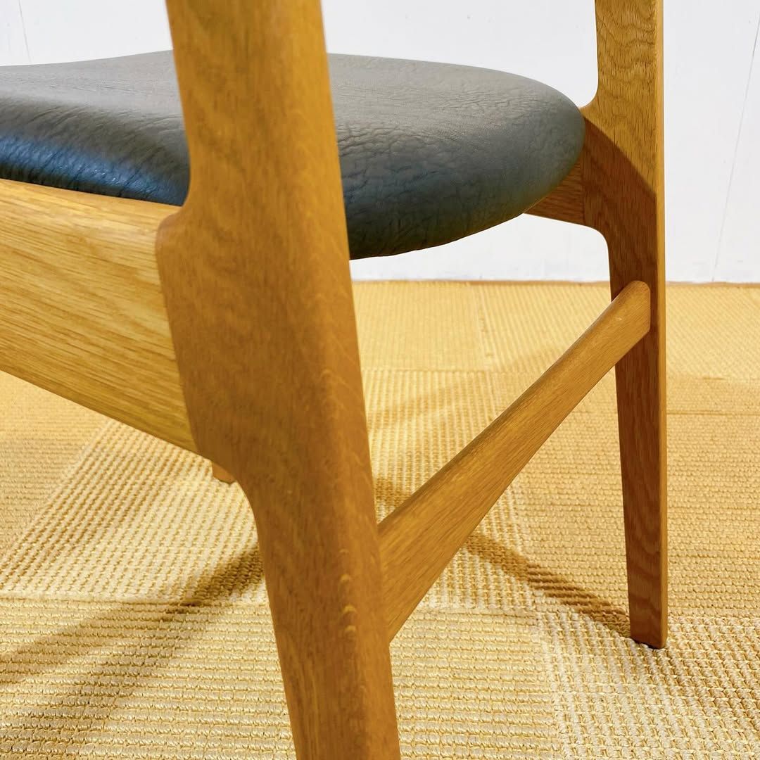 season37-3 / Chair