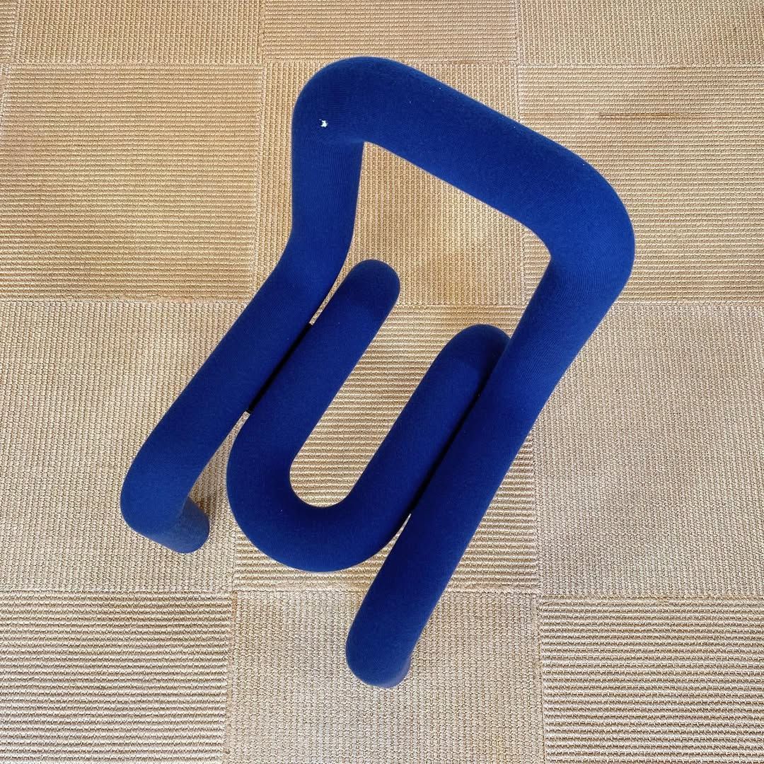 season10-3 / Mustache Chair (BL)