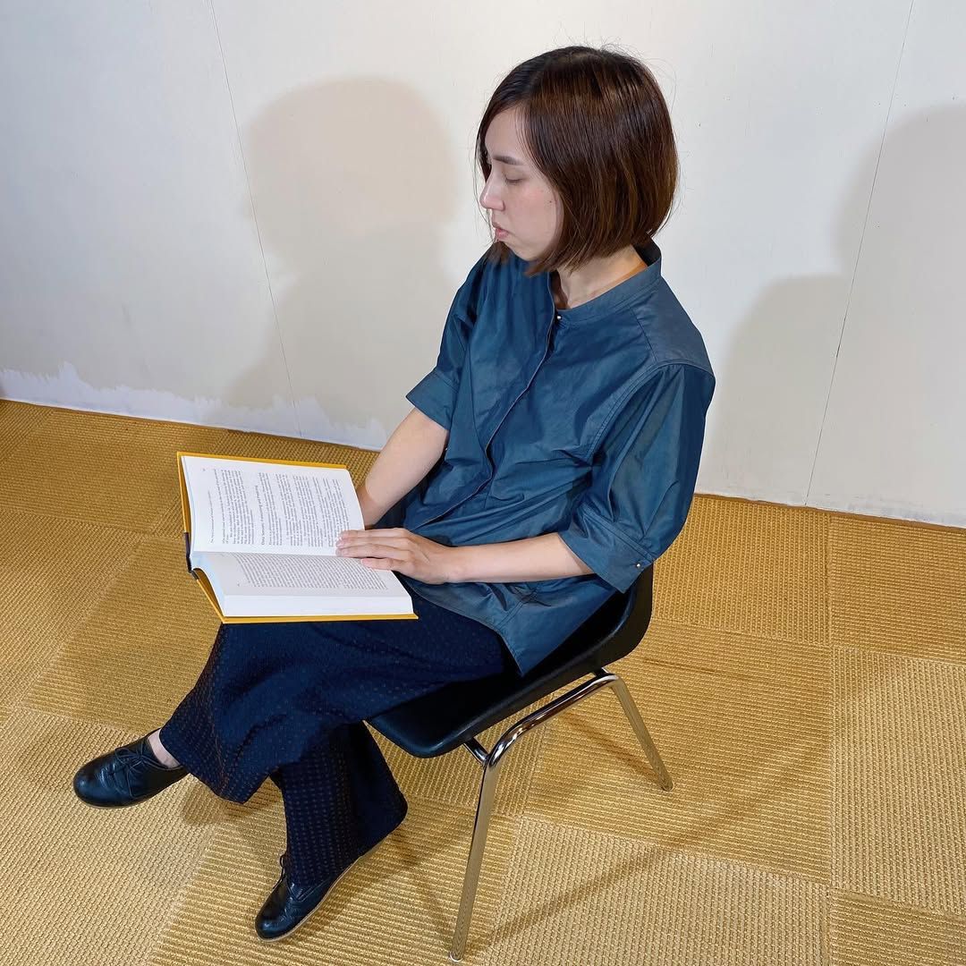 season17-1 / Stacking Chair