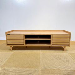 season32-2 / TV Board