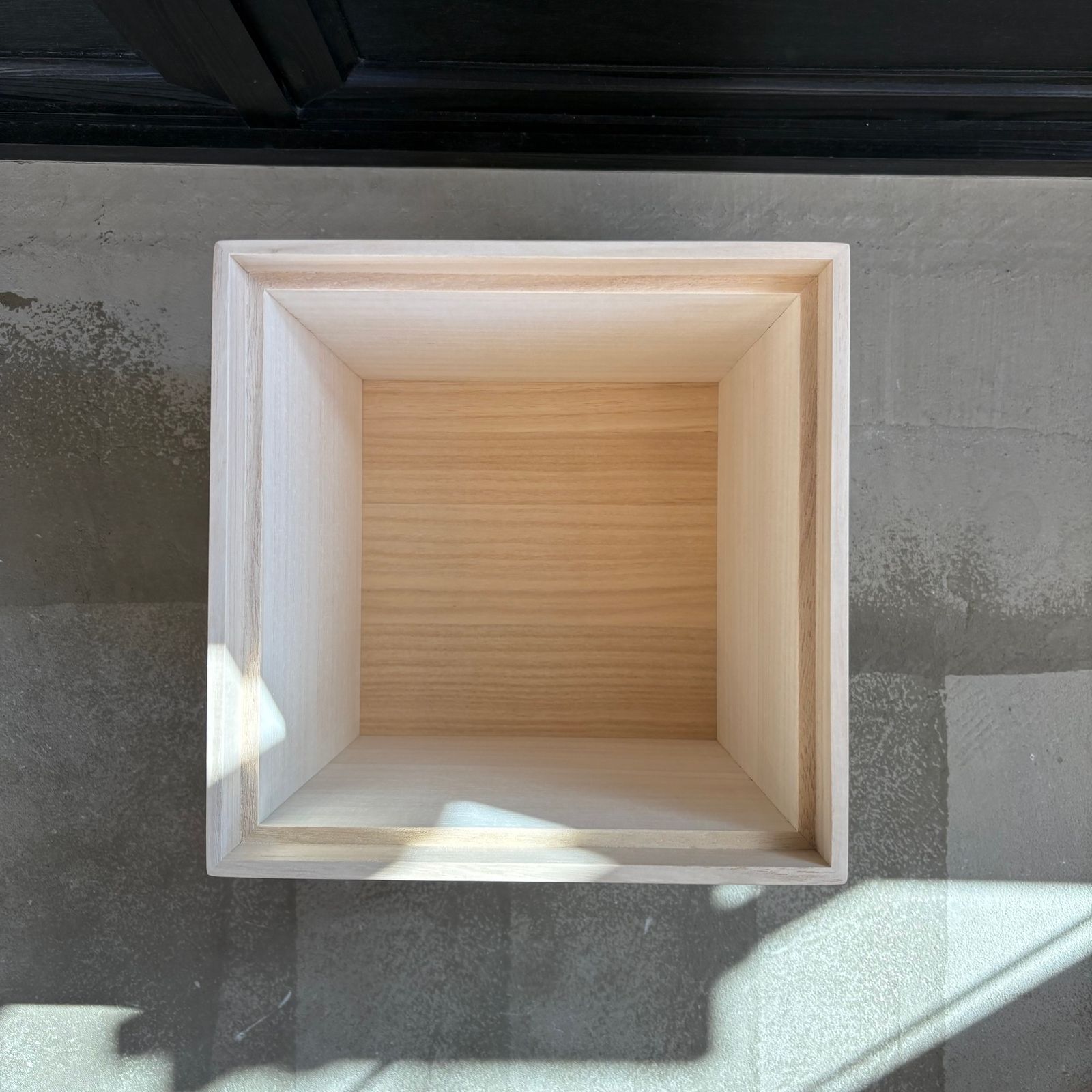 桐箱米びつ【kome-bitsu】 / 増田桐箱店 / 米櫃 5キロ / ライスストッカー