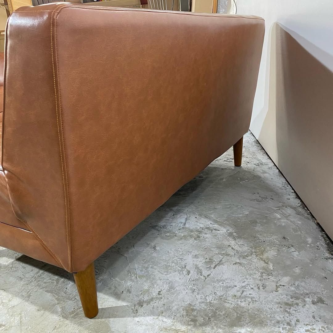 season3-4 / center sofa