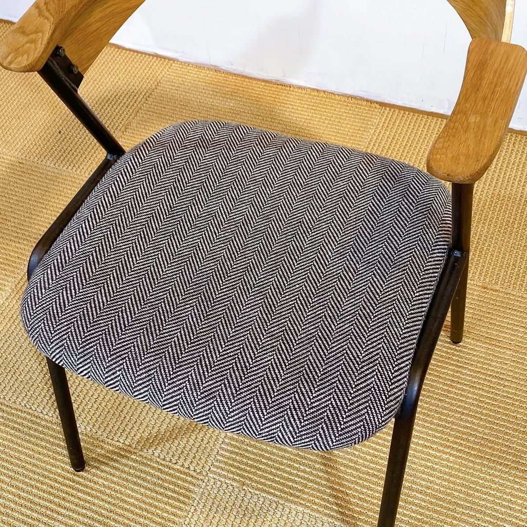season29-3 / Chair