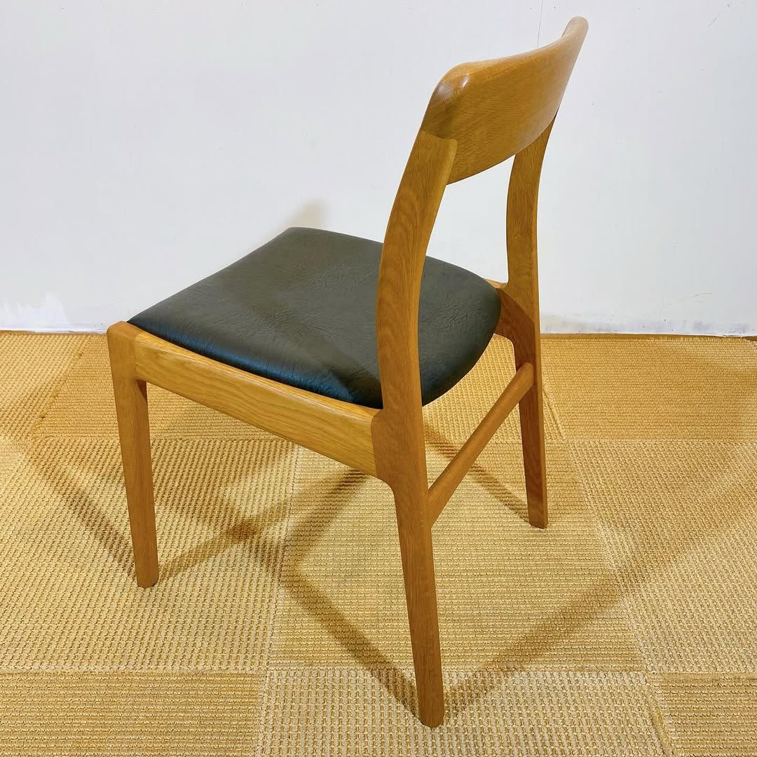 season37-3 / Chair