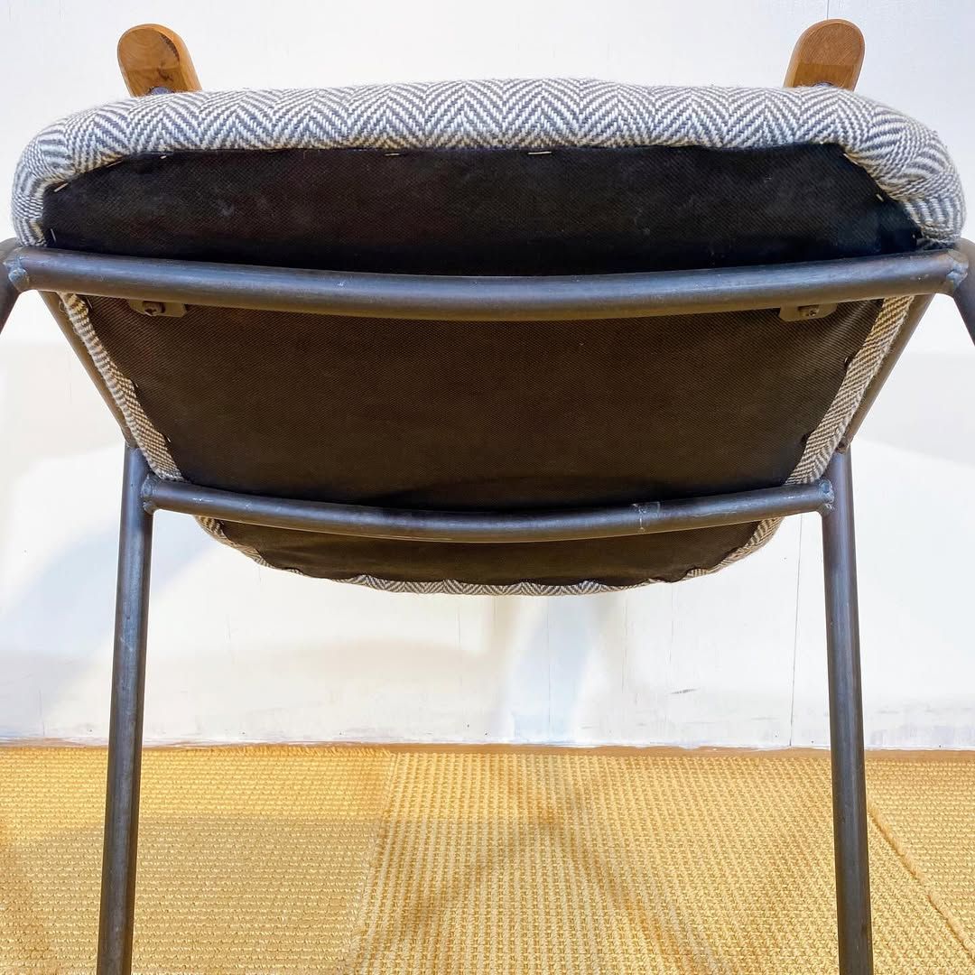 season29-4 / Chair