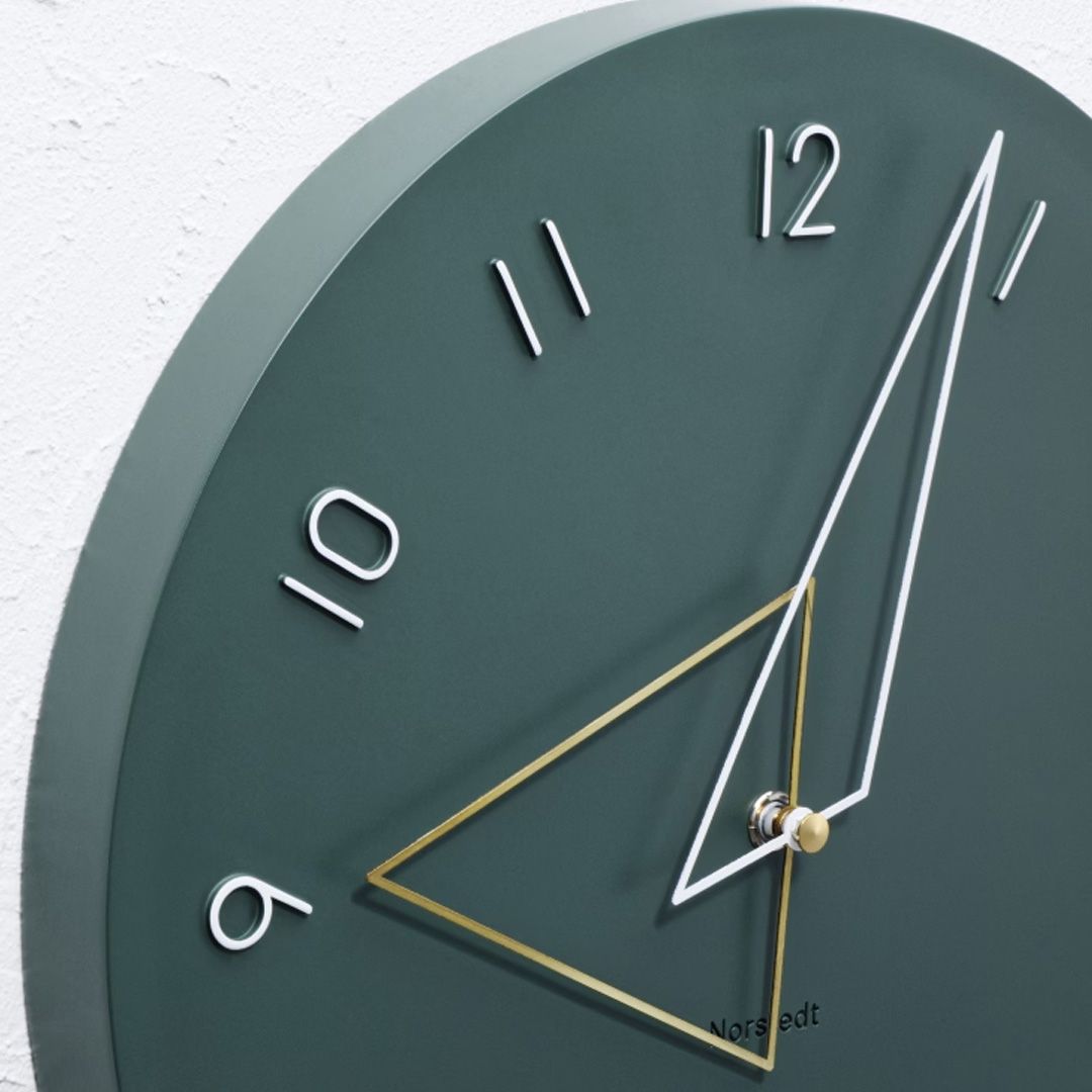 kolmio / コルミオ (壁掛け時計) グリーン