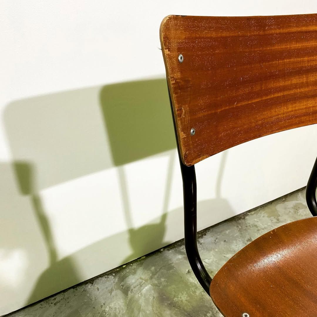 season5-1 / school chair
