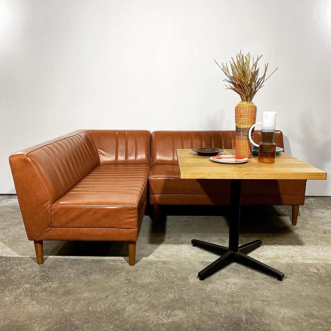 season3-6 / center sofa
