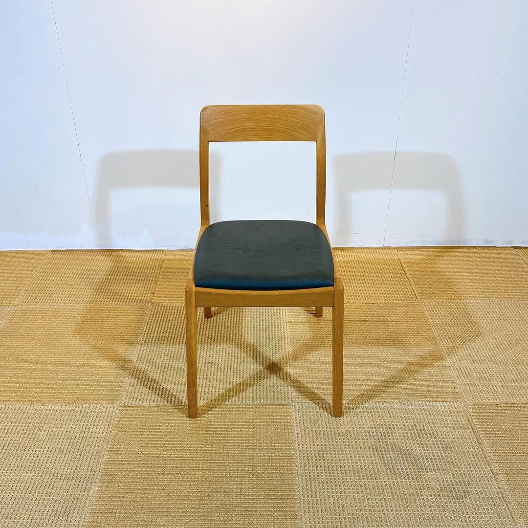 season37-3 / Chair