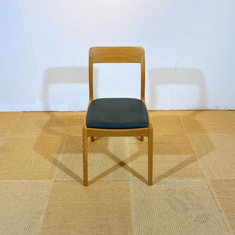 season37-3 / Chair