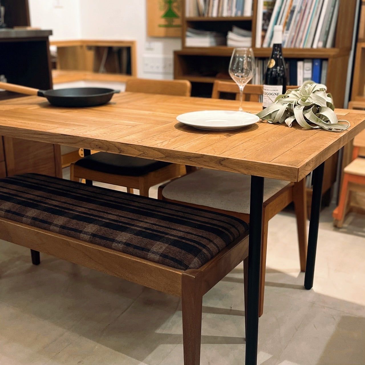 Kurt Dining Table