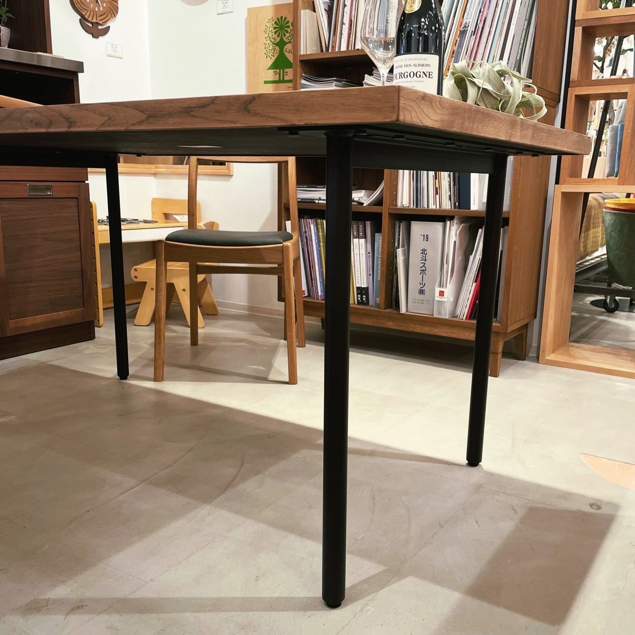 Kurt Dining Table