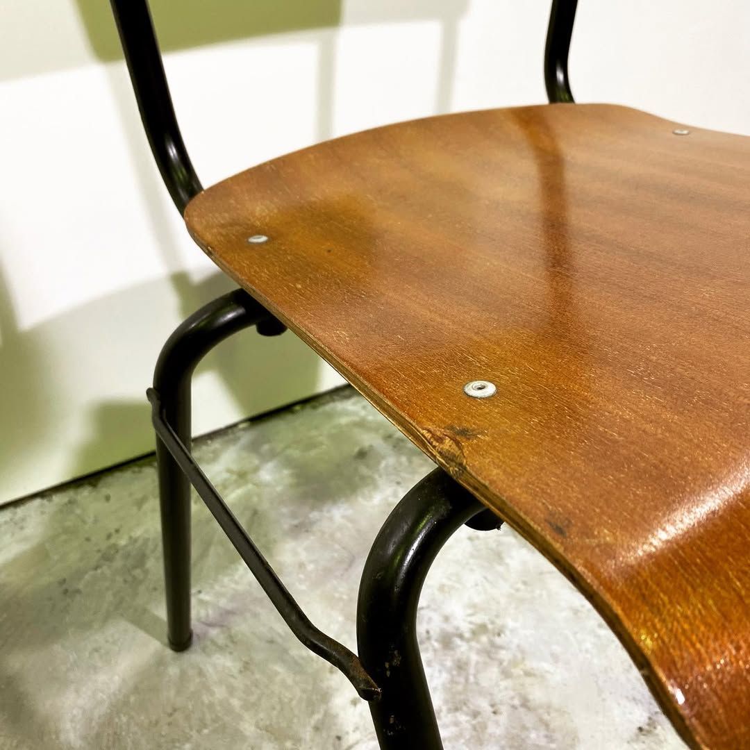 season5-2 / school chair